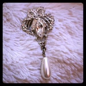 Art Deco brooch